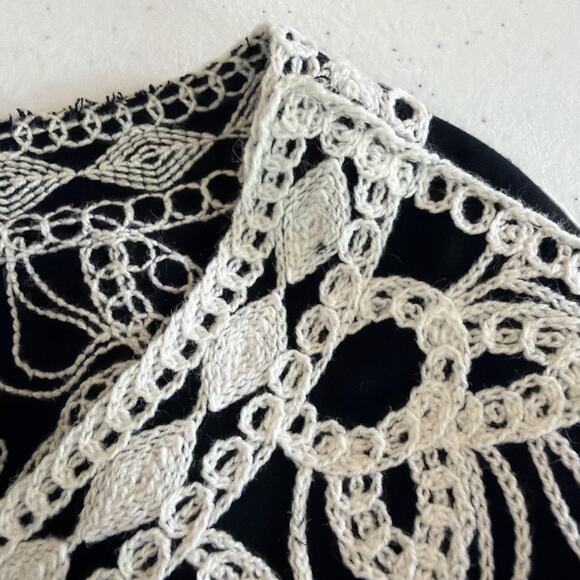 Chico's Womens large Black White Top embroidered feminine wedding guest elegant - Picture 10 of 14